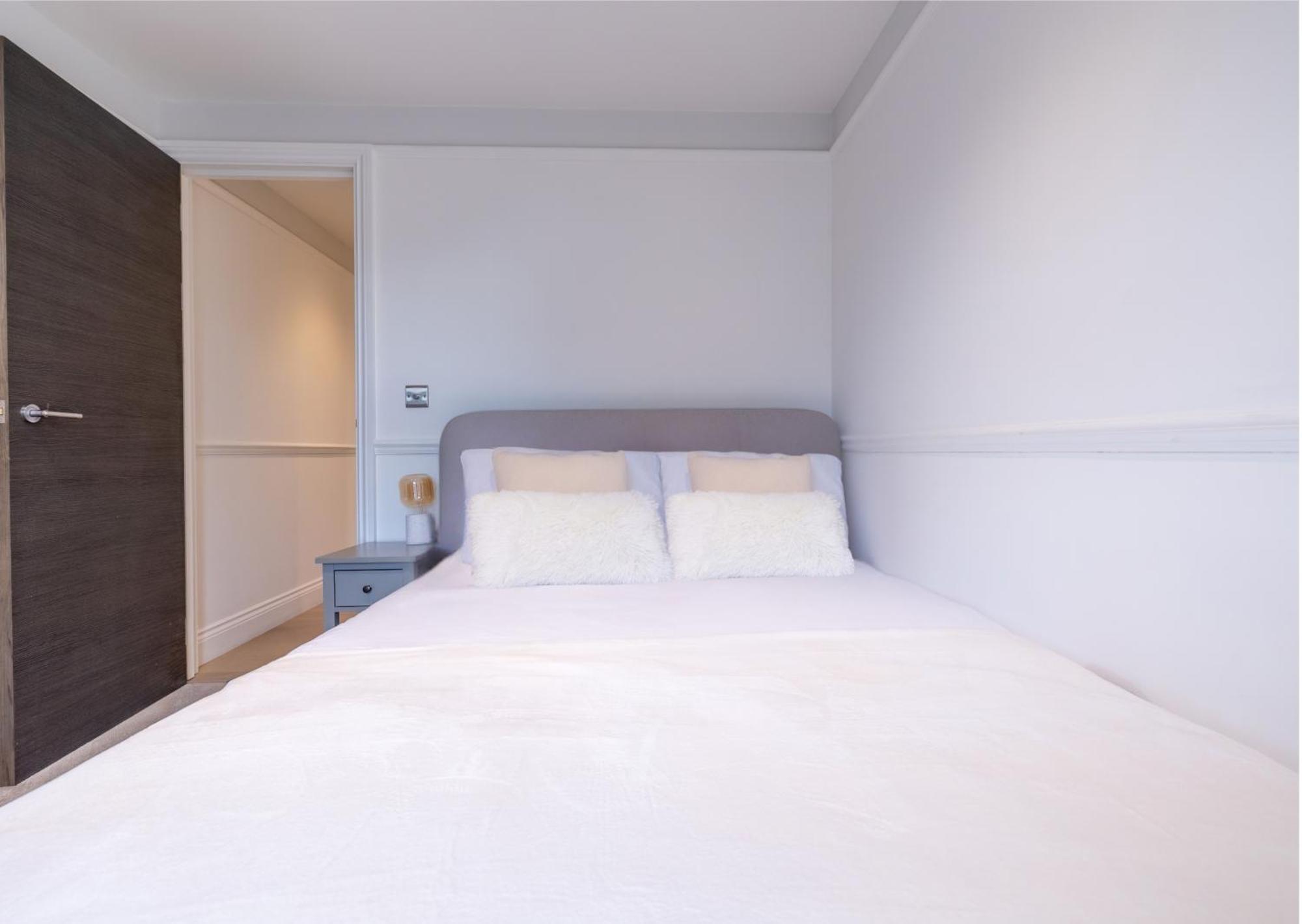 The Stanley Apartment Teddington Exterior photo