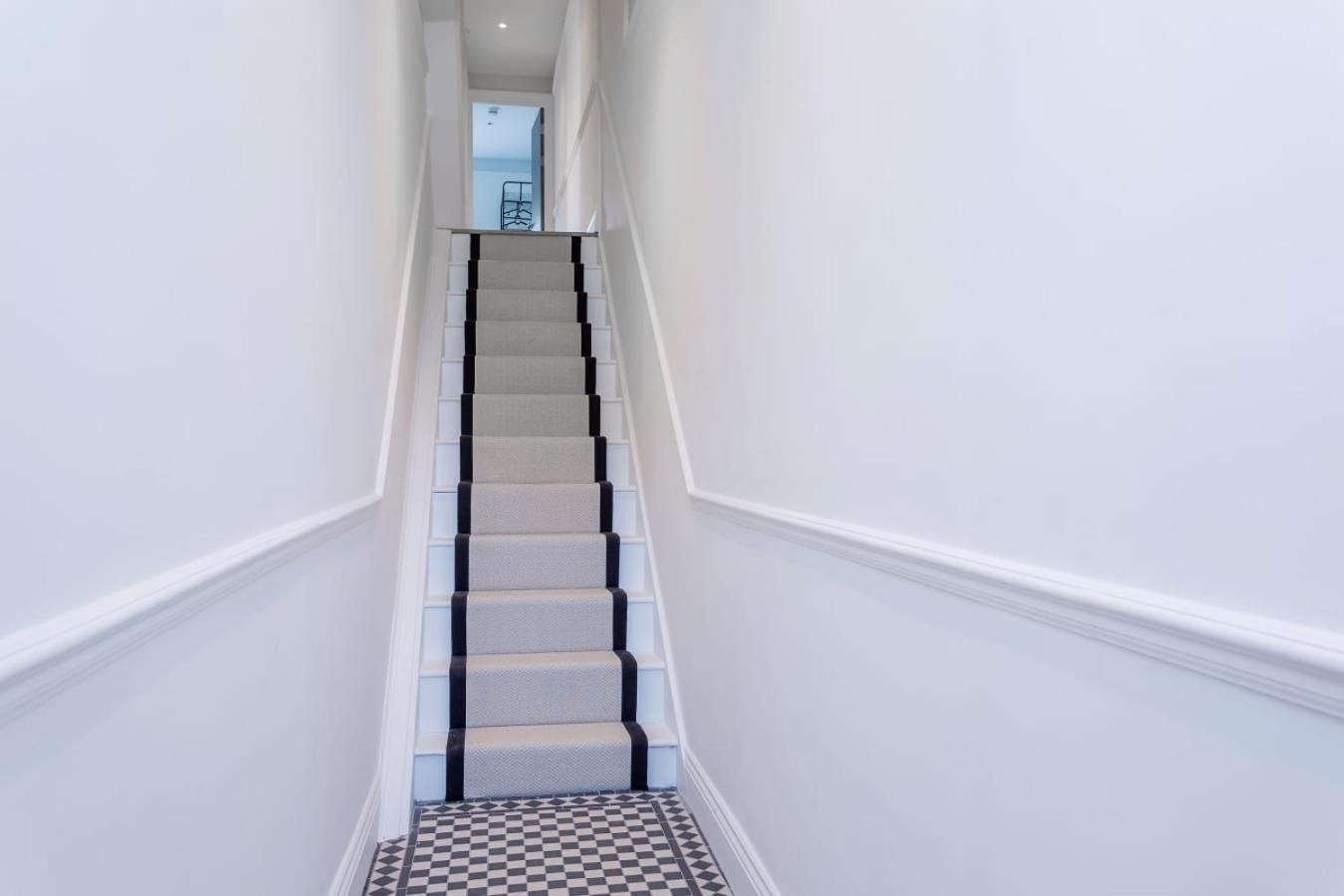 The Stanley Apartment Teddington Exterior photo